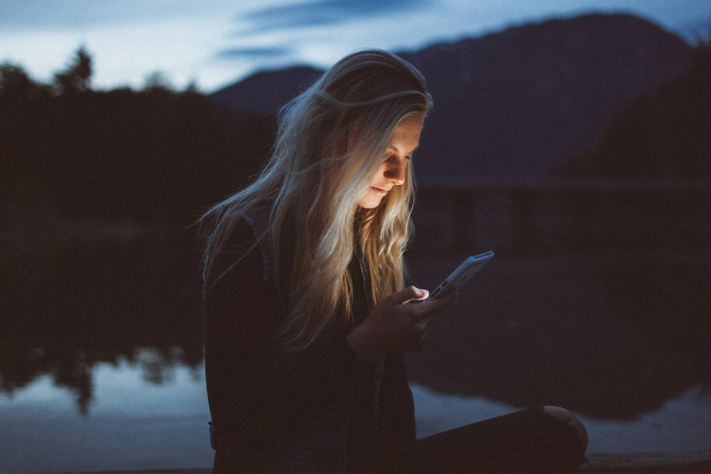 Is the blue light from your phone really damaging your skin? Glotrition