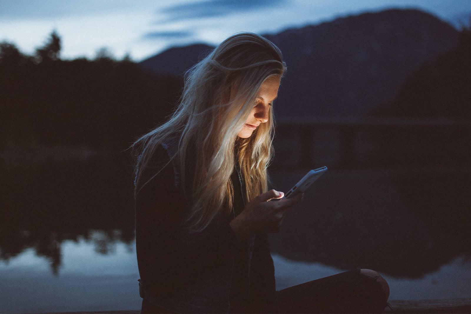 Is the blue light from your phone really damaging your skin?